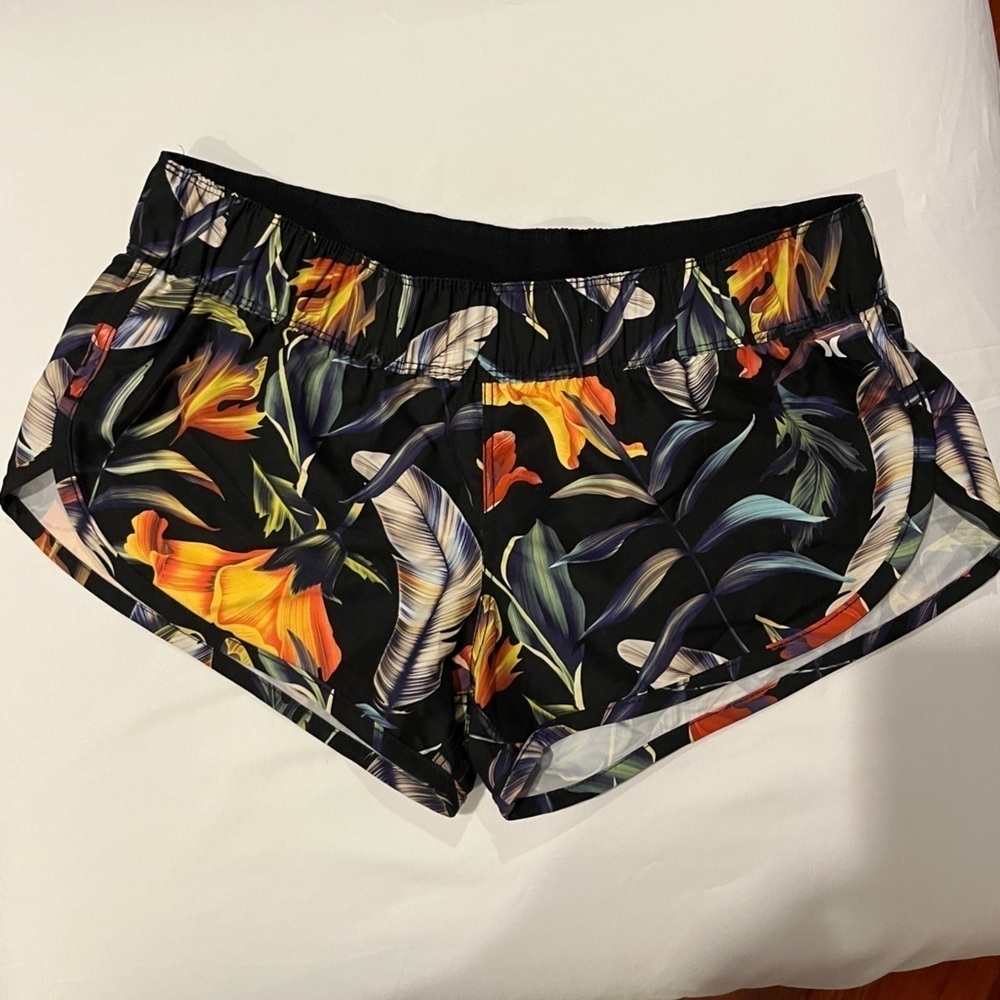 Hurley ladies shorts size small